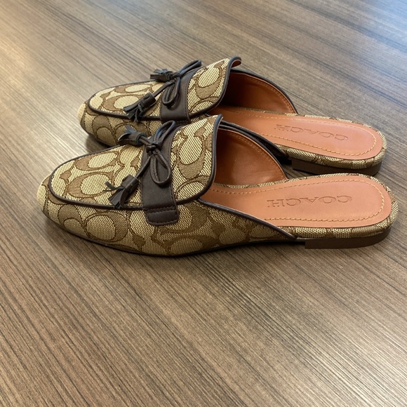 Coach Signature Slip On / Slides! Worn Once! - Picture 4 of 5
